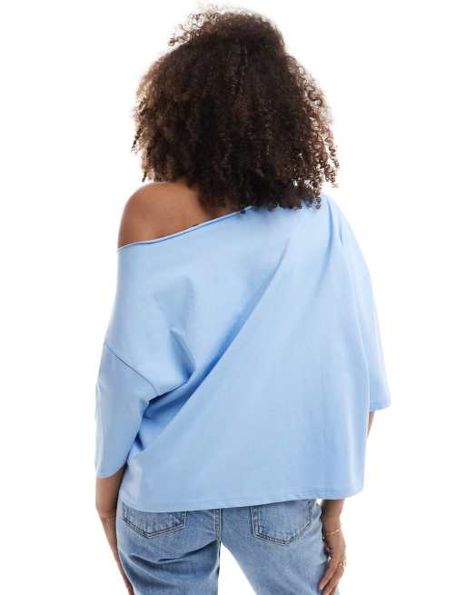 ASOS DESIGN - T-shirt taglio comodo blu con spalle scoperte e stampa grafica di ciliegie, 2 di 4