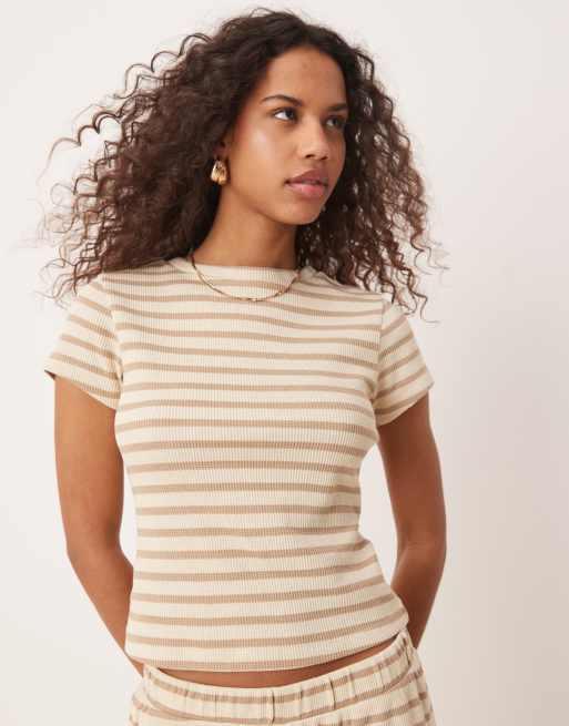 ASOS DESIGN - T-shirt taglio corto in tessuto a nido d'ape di colore neutro a righe in coordinato