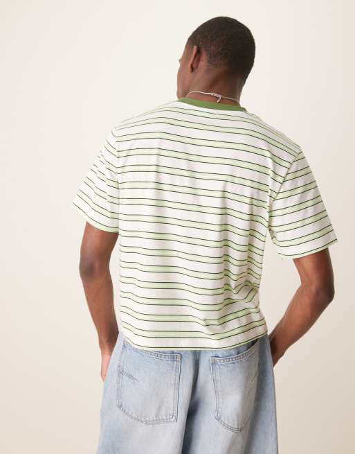ASOS DESIGN - T-shirt taglio corto verde a righe con scritta in rilievo , 3 di 4