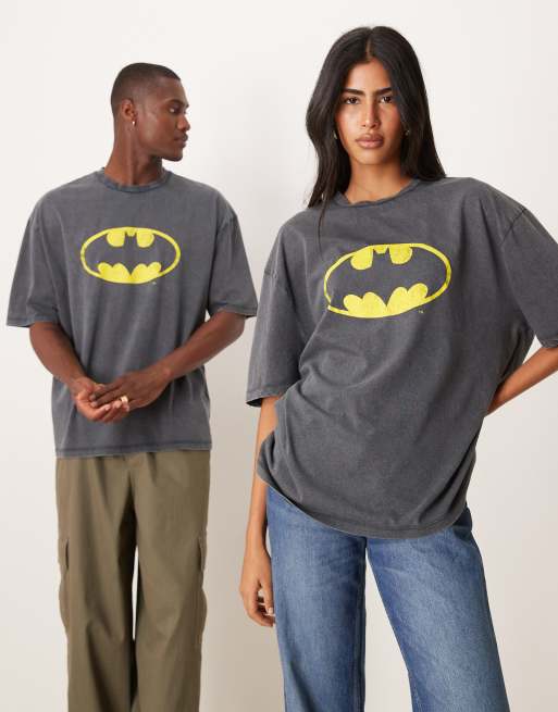 ASOS DESIGN - T-shirt unisex oversize nero slavato con stampa del logo Batman, 4 di 4