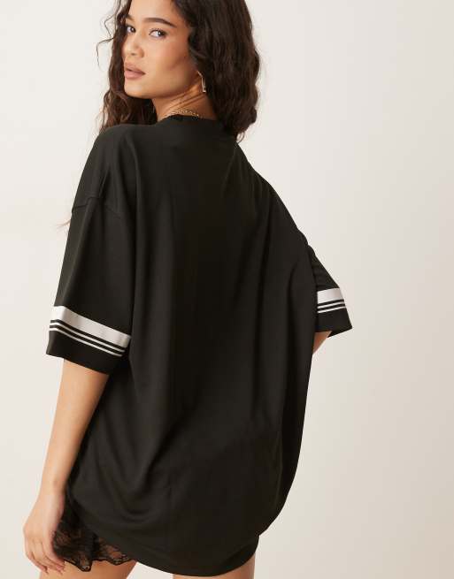 ASOS DESIGN - T-shirt unisexe coupe oversize sportive avec imprimés Blink 182 - Noir, 2 de 4