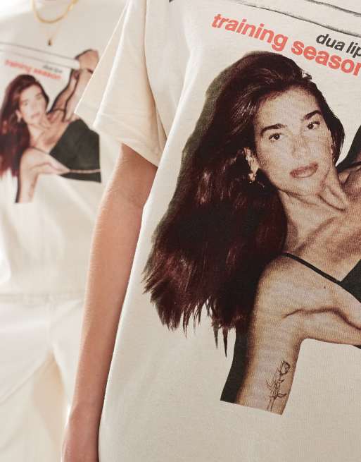 ASOS DESIGN - T-shirt unisexe oversize avec imprimé Dua Lipa sous licence à l'avant - Blanc cassé, 4 de 4