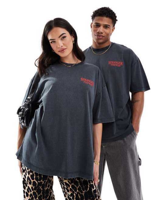 ASOS DESIGN - T-shirt unisexe oversize avec imprimés Stranger Things sous licence - Noir délavé, 2 de 4