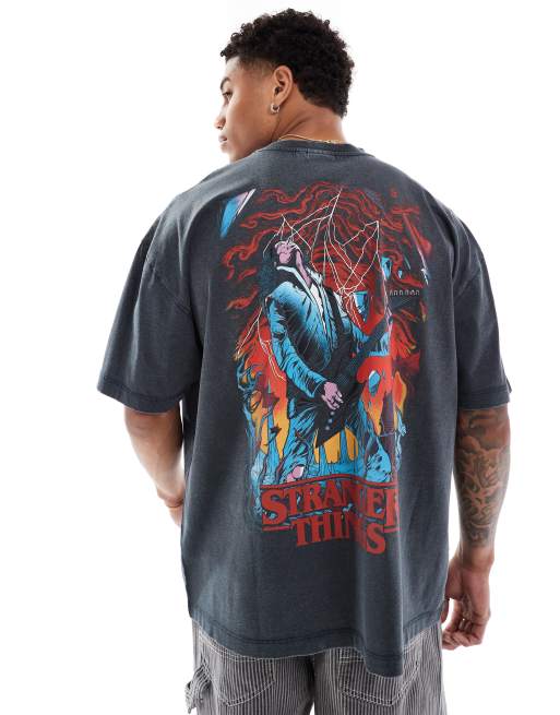 ASOS DESIGN - T-shirt unisexe oversize avec imprimés Stranger Things sous licence - Noir délavé, 3 de 4