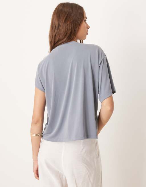 ASOS DESIGN - T-shirt van modal met hardware op de schouder in lichtblauw, 4 van 4