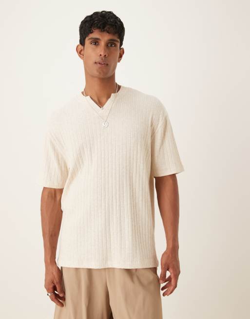 ASOS DESIGN - T-shirt vestibilità comoda beige con intaglio
