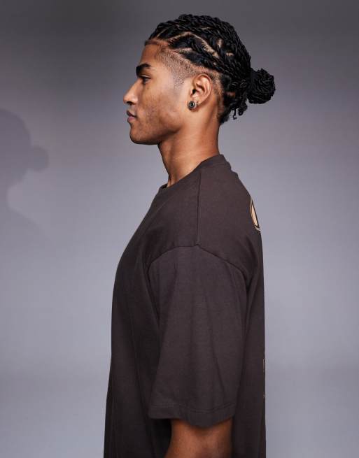 ASOS DESIGN - T-shirt vestibilità comoda marrone scuro con grafica Seul, 4 di 5