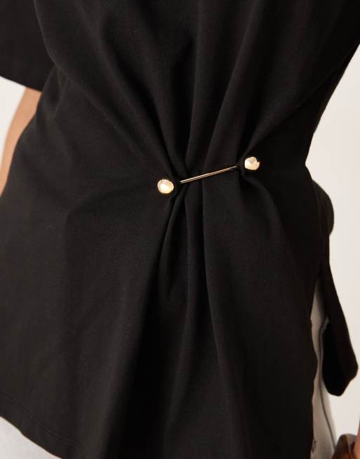 ASOS DESIGN t-shirt with cinched waist and hardware detail in black