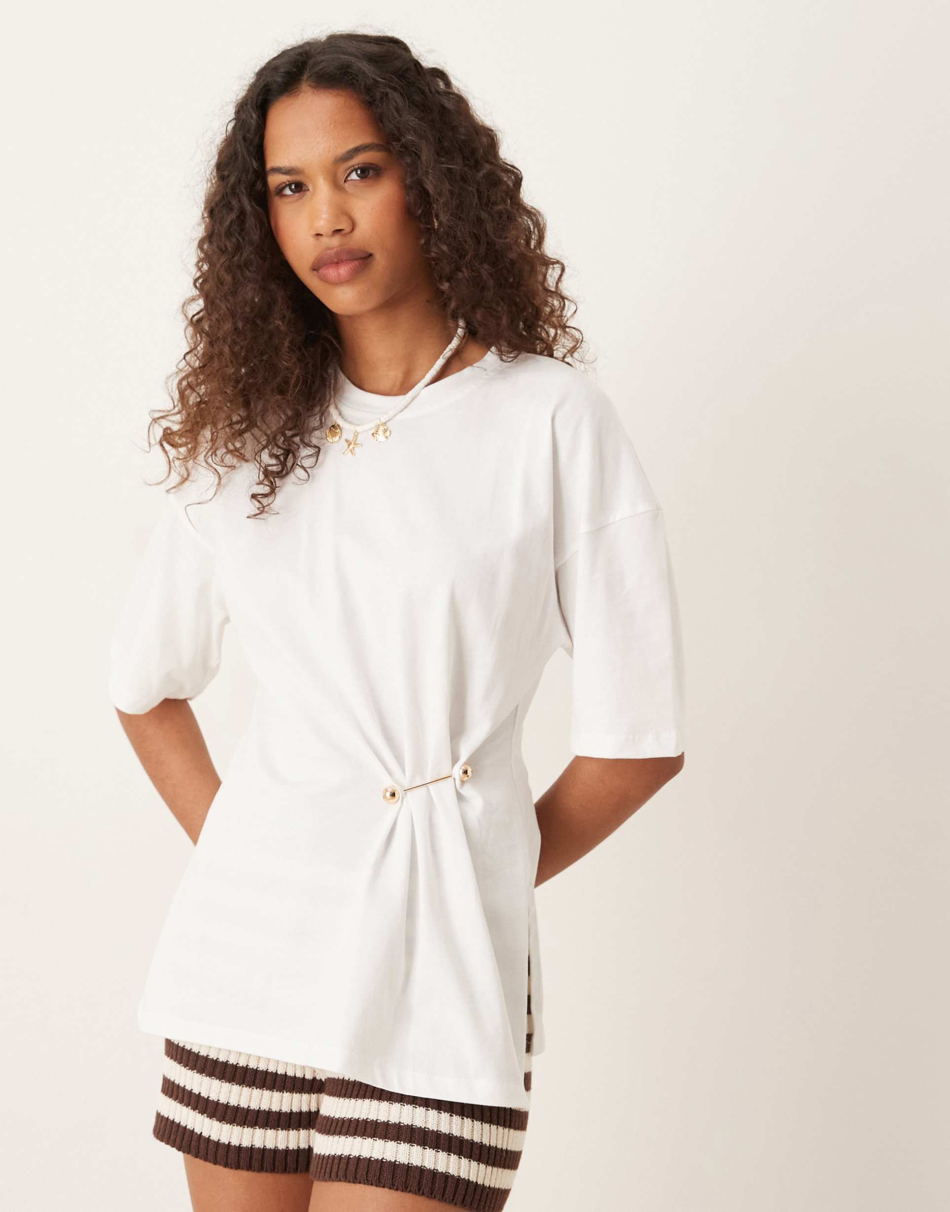 asos design t-shirt with cinched waist and hardware detail in white