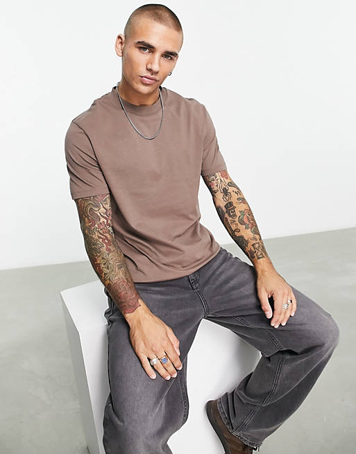 ASOS DESIGN t-shirt with crew neck in brown