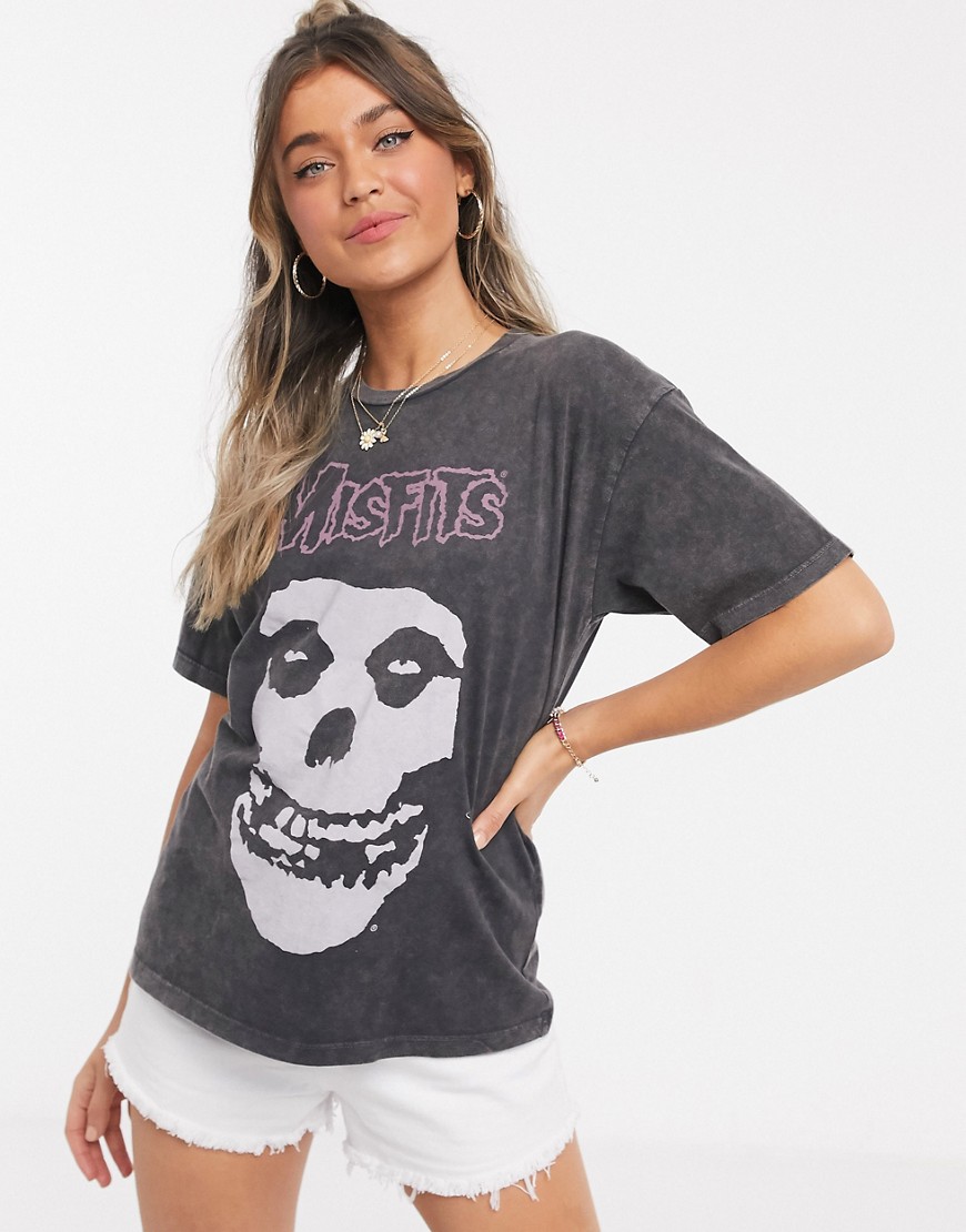 Asos Design T-shirt With Misfits Licence In Washed Charcoal-grey