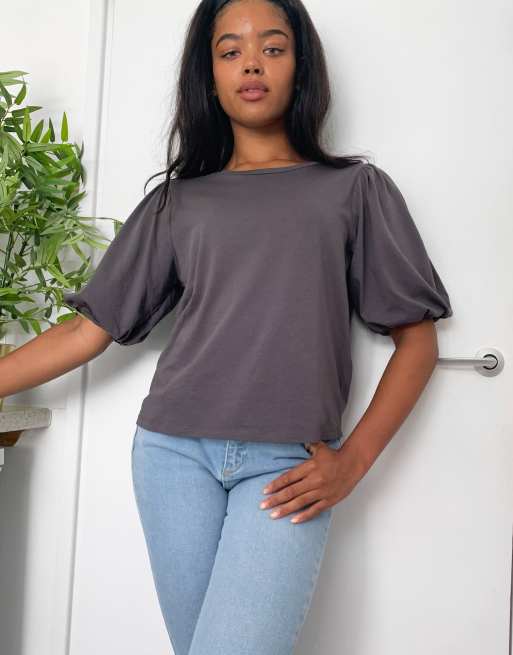 ASOS DESIGN – T-shirt z bufkami