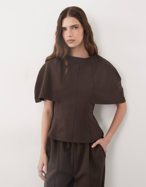ASOS DESIGN – Brązowy zestaw: T-shirt ze skośnymi rękawkami i joggersy, 2 z 3