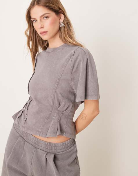 ASOS DESIGN – T-shirt z gorsetową talią, krótkim rękawem i ozdobnymi szwami w spranym szarym kolorze - view 1