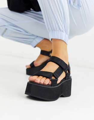 ASOS DESIGN - Tactic - Scarpe sportive flatform chunky nere-Nero