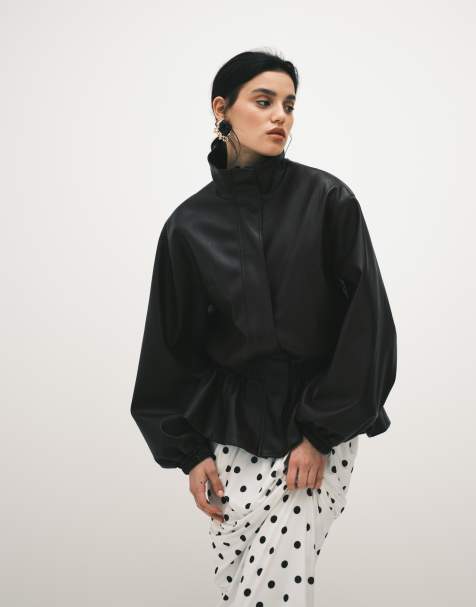 ASOS DESIGN – Taillierte Jacke in Lederoptik in Burgunderrot mit niedriger Taille - view 1