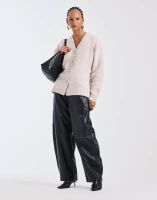 ASOS DESIGN - Taillierte Longline-Strickjacke aus hochwertiger Lammwolle in Weiß