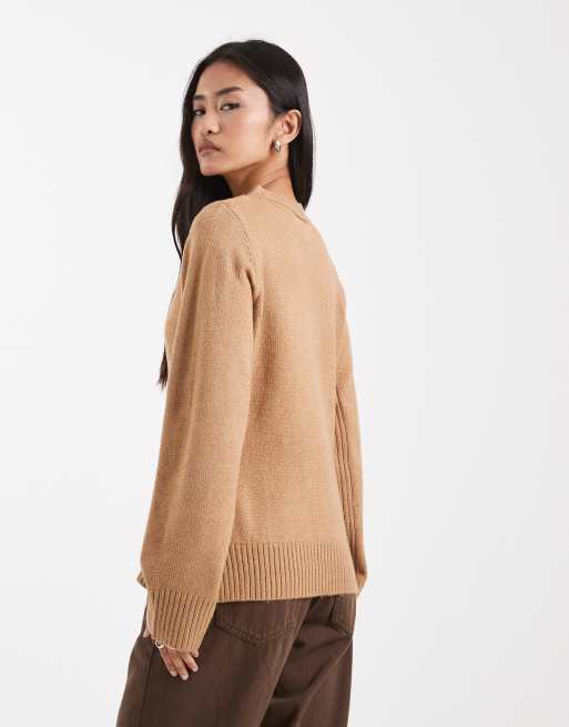 ASOS DESIGN – Taillierte Strickjacke in Keksbraun mit V-Ausschnitt und Taschendetail, 4 von 4