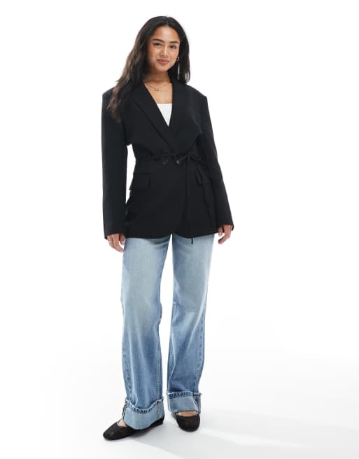 ASOS DESIGN – Taillierter Blazer in Schwarz mit Bindegürtel, 2 von 4