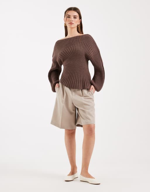 ASOS DESIGN – Taillierter, plissierter Strickpullover in Braun, 3 von 4