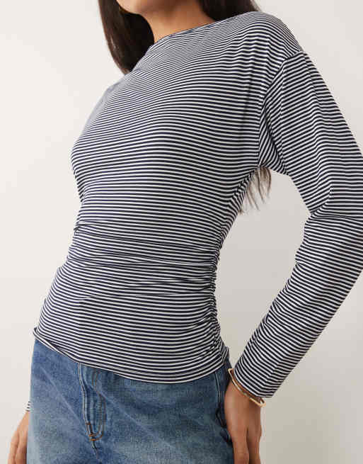 ASOS DESIGN – Tailliertes, asymmetrisches Oberteil mit langen Ärmeln und Streifen, 4 von 4
