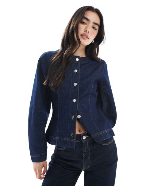 ASOS DESIGN – Tailliertes kragenloses Jeanshemd in Indigoblau mit Cocoon-Ärmeln - view 1