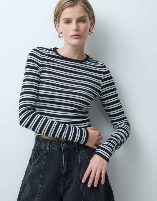 ASOS DESIGN tailliertes Langarm-Baby-T-Shirt im Monostreifen-Design, 3 von 5
