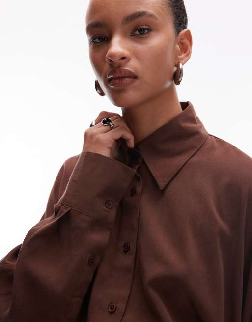 ASOS DESIGN – Tailliertes Lyocell-Hemd in Schokobraun mit Rückenausschnitt, 3 von 4