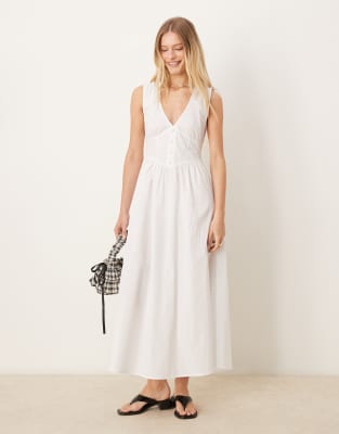 ASOS DESIGN - Tailliertes Midikleid in Wollweiß mit V-Ausschnitt und Knopfleiste