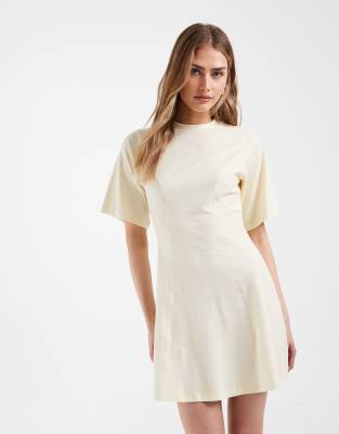 Tailliertes Minikleid in Buttermilchgelb mit Ziernaht Gelb 40