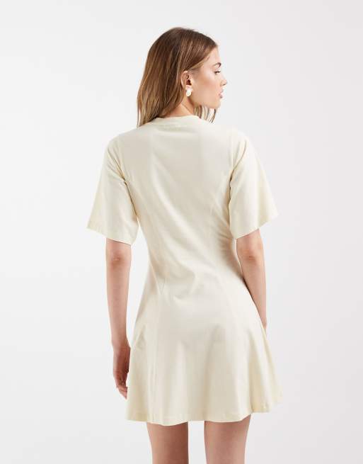 ASOS DESIGN – Tailliertes Minikleid in Buttermilchgelb mit Ziernaht, 4 von 4