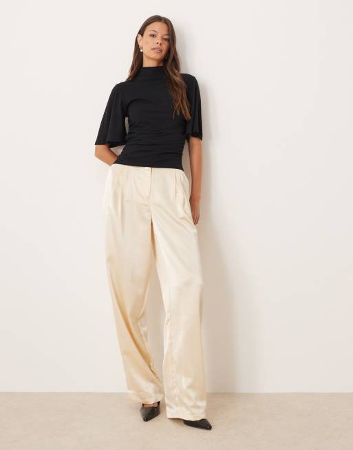 ASOS DESIGN – Tailliertes Oberteil in Schwarz mit Fledermausärmeln, 4 von 4