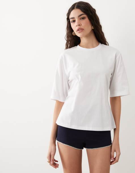 ASOS DESIGN – Tailliertes T-Shirt in Weiß mit Ösenschnürung am Rücken - view 1