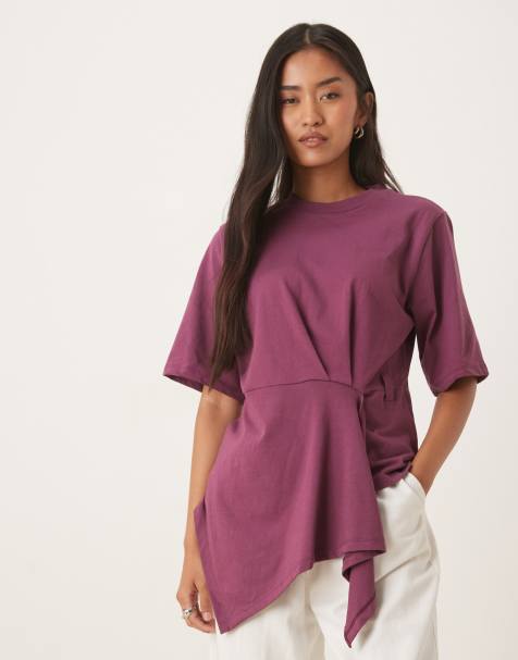 ASOS DESIGN – Tailliertes und drapiertes T-Shirt in Pflaume - view 1