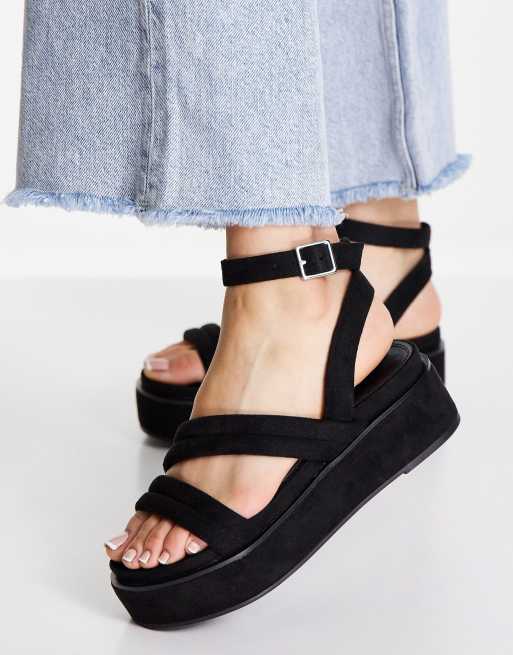 ASOS DESIGN – Tailor – Czarne wyściełane sandały z pasków na płaskiej platformie, 2 z 4