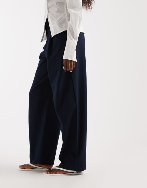 ASOS DESIGN tailored arch barrel leg pants in navy, 2 of 5