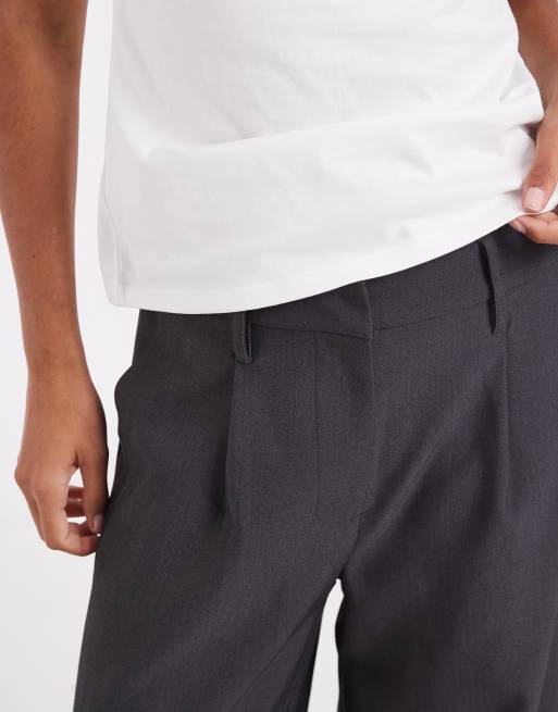 ASOS DESIGN Tailored arch barrel trousers in charcoal, 3 of 5
