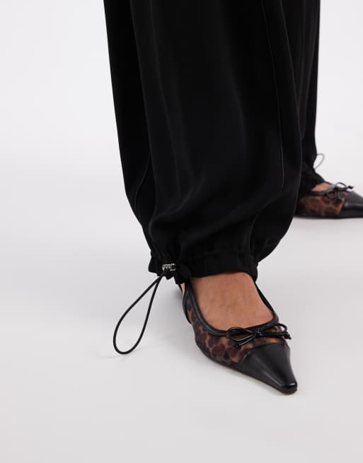 ASOS DESIGN tailored balloon joggers in black, 2 of 5
