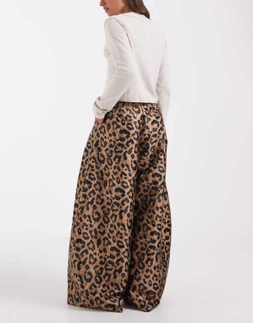 ASOS DESIGN Tailored barrel in metallic leopard, 4 of 5