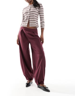 tailored barrel leg pants in burgundy