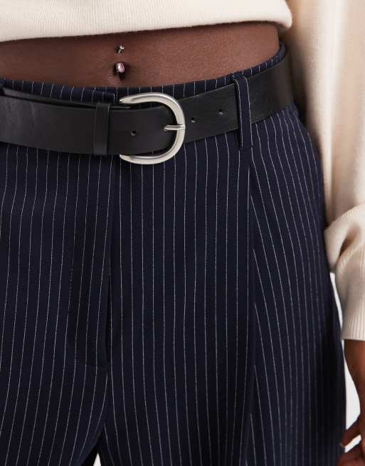 ASOS DESIGN tailored belted barrel trousers in navy stripe, 4 of 5