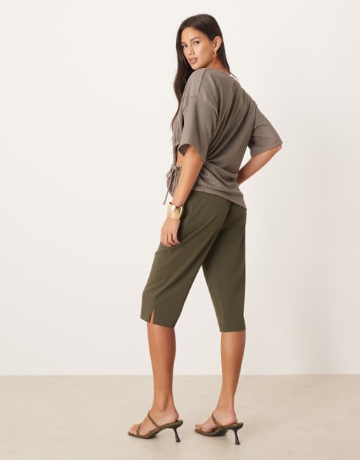ASOS DESIGN tailored capri in khaki, 3 of 5