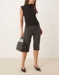 [ASOS DESIGN] ASOS DESIGN tailored capri pants in charcoal-Grey 8 CHARCOAL
