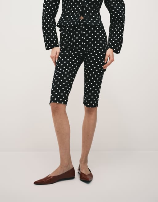 ASOS DESIGN tailored capri trousers in mono spot, 2 of 5