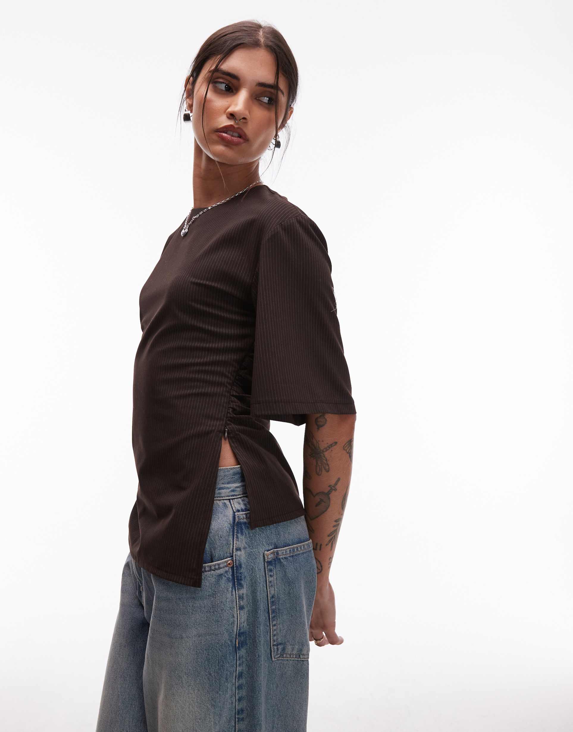 asos design tailored cinch waist t shirt in mocha pinstripe