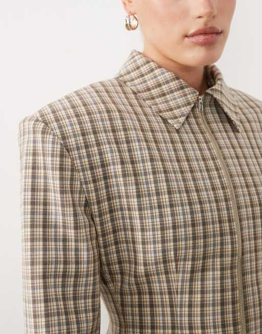 ASOS DESIGN tailored cinch waist zip through blazer in brown check, 3 of 4