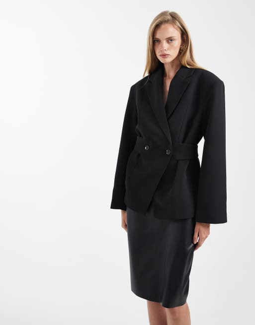 ASOS DESIGN tailored cinched waist blazer with hardware detail in black, 2 of 4