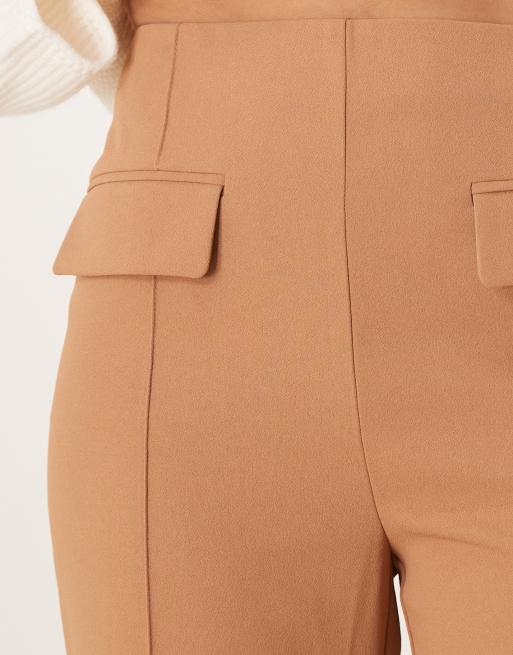  ASOS DESIGN – Elegante Hose in Camel mit zwei Taschen und Ziernähten