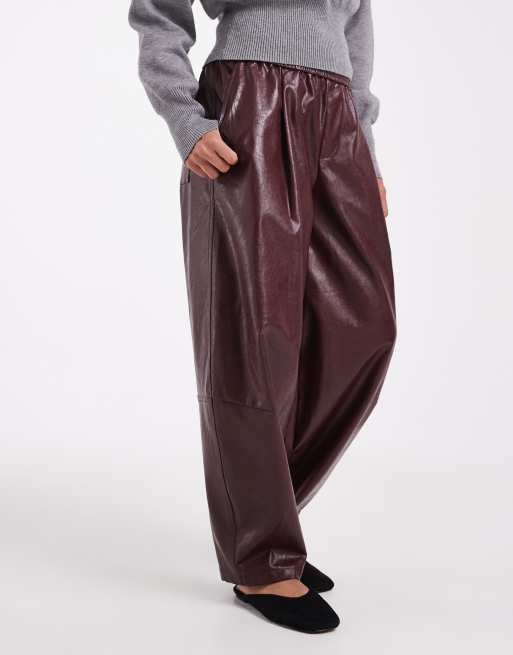ASOS DESIGN Tailored faux leather tapered trousers in brown crackle, 2 of 5