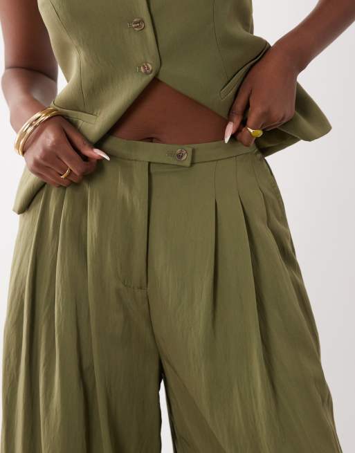 ASOS DESIGN Tailored floaty skinny waistband triple pleat pants in sage, 3 of 5